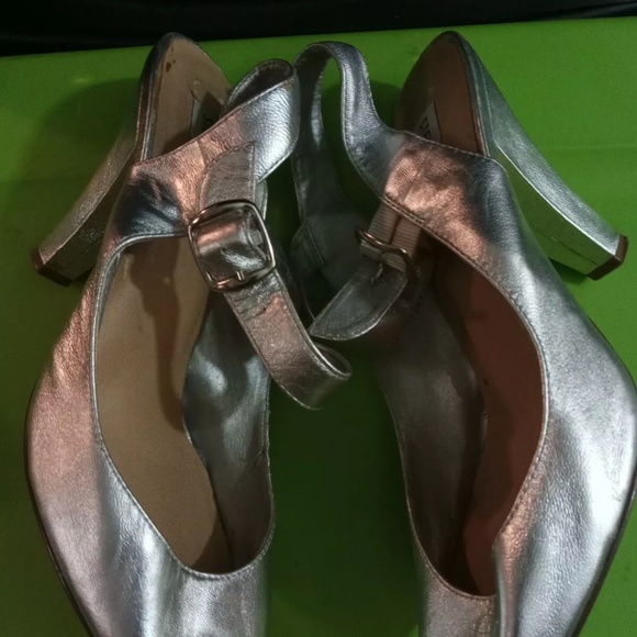 Steve Madden 9.5 - Picture 4 of 8